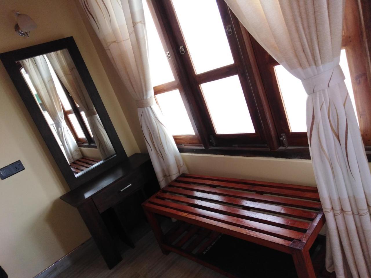 Jade Green Rest Inn Ella Kültér fotó